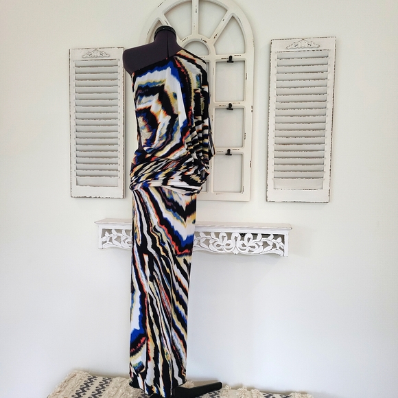 Off shoulder gown with side cut-out and high slit. XXS - Picture 3 of 5